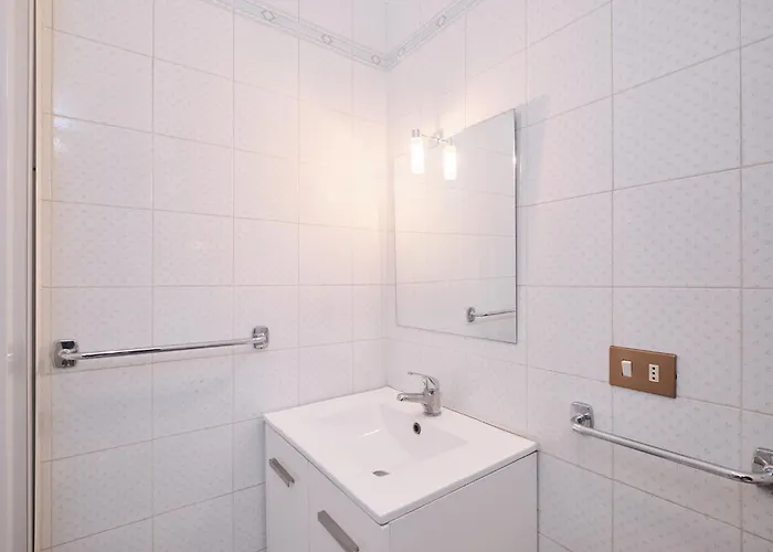 Parcheggio Gratuito, Wi-fi -netflix&ac Roma